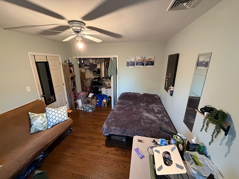 2nd image of 424 Magnolia St