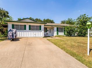 605 E Prairie View Rd, Crowley, TX 76036