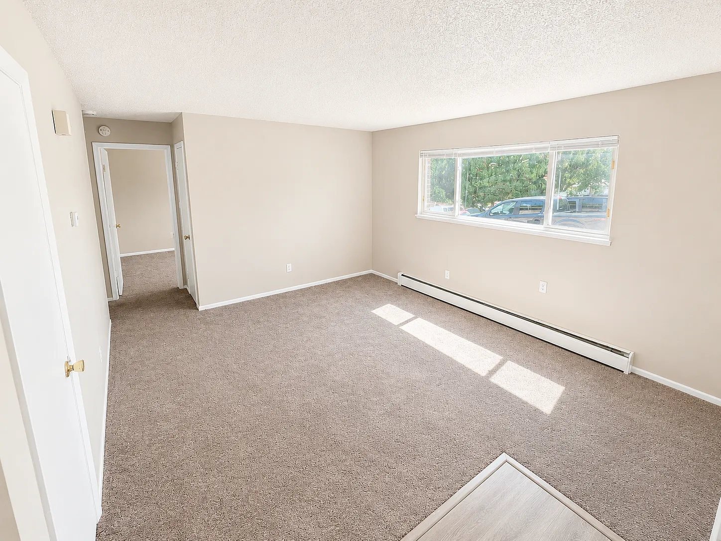 3 bed, 1014 sqft, $1,350 — Photo 2