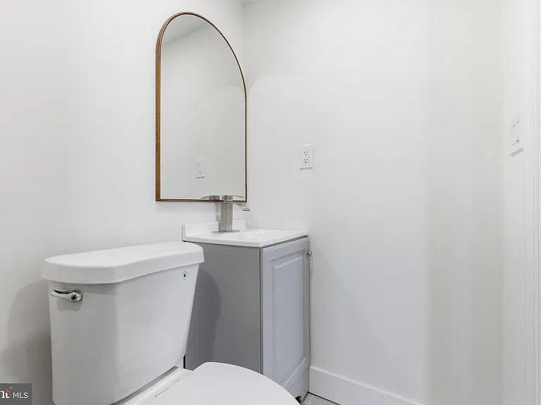 213 Hermitage St — Photo 11