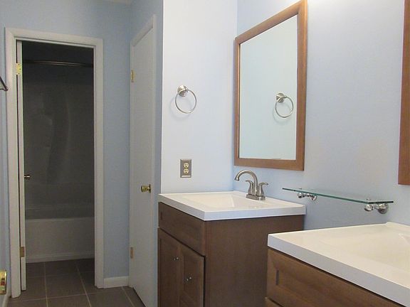 4th image of 307 Lake Oliver Dr
