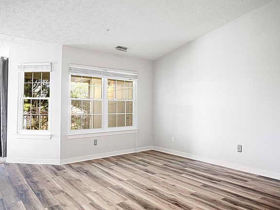 2nd image of 201 Burkwood Ct Unit 3B