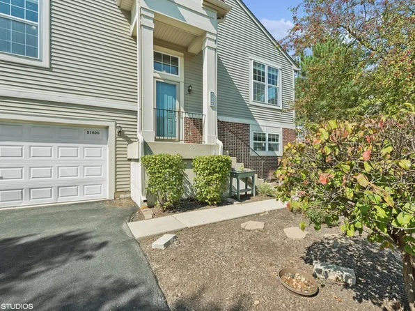 31606 Tallgrass Ct, McHenry, IL 60051