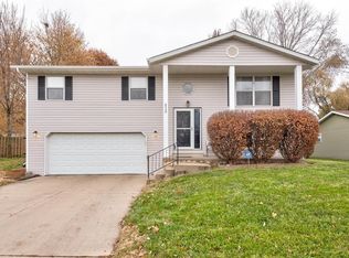 515 Dogwood Dr, Troy, IL 62294