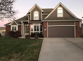 421 SE Youngston Ln, Lees Summit, MO 64063