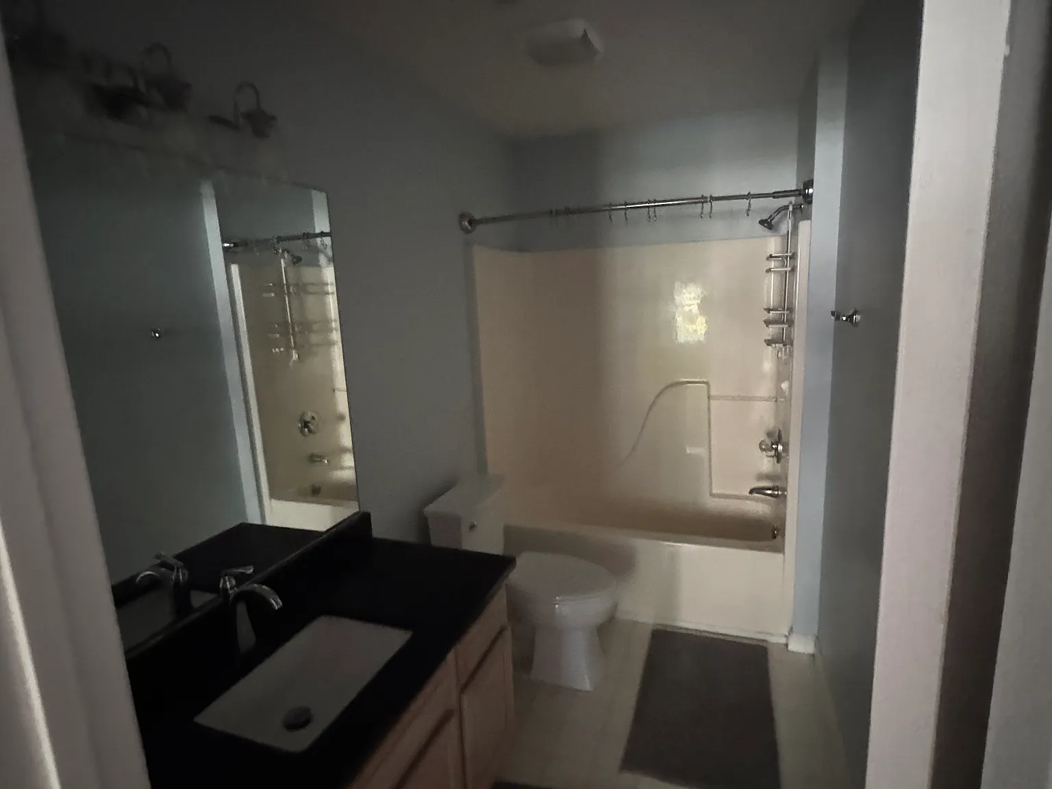 2 bed, 1025 sqft, $1,800 — Photo 4
