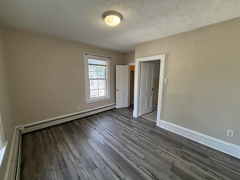 27 Upper Welden St #2 — Photo 10