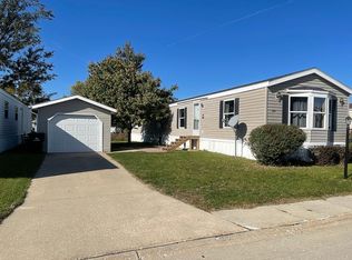 164 Fountain View Dr, Ames, IA 50010