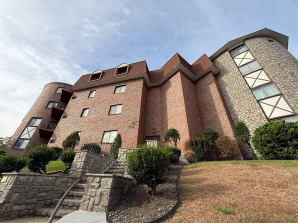 215 Thomas Burgin Pkwy Unit 25, Quincy, MA 02169