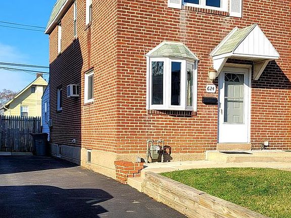 2nd image of 624 Richfield Ave