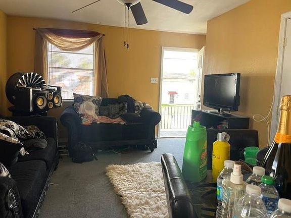 2nd image of 1630-32 Caton Ct