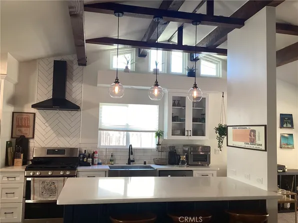 233 Almon Dr, Thousand Oaks, CA 91362