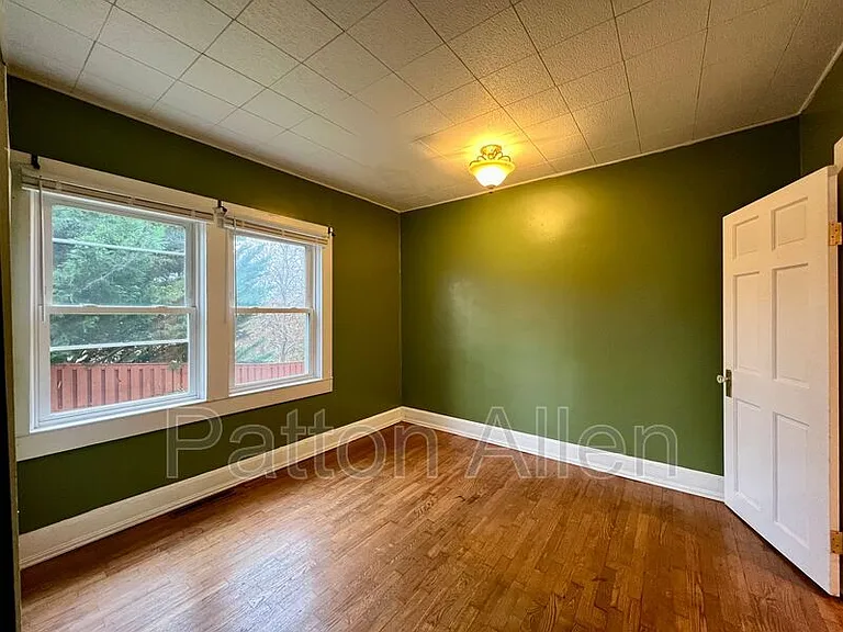 1 Middlemont Ave — Photo 16