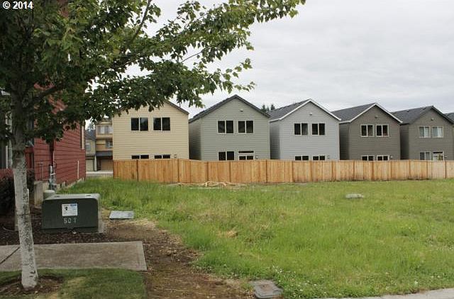 2nd image of 13010 NE 25th St