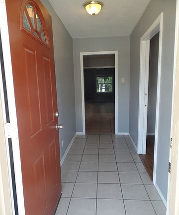 4th image of 5206 Crown Ln
