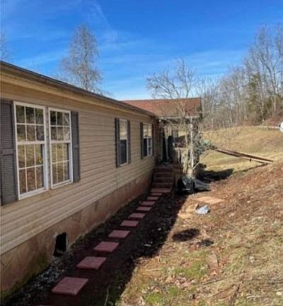 4th image of 203 Wells Hollow Rd