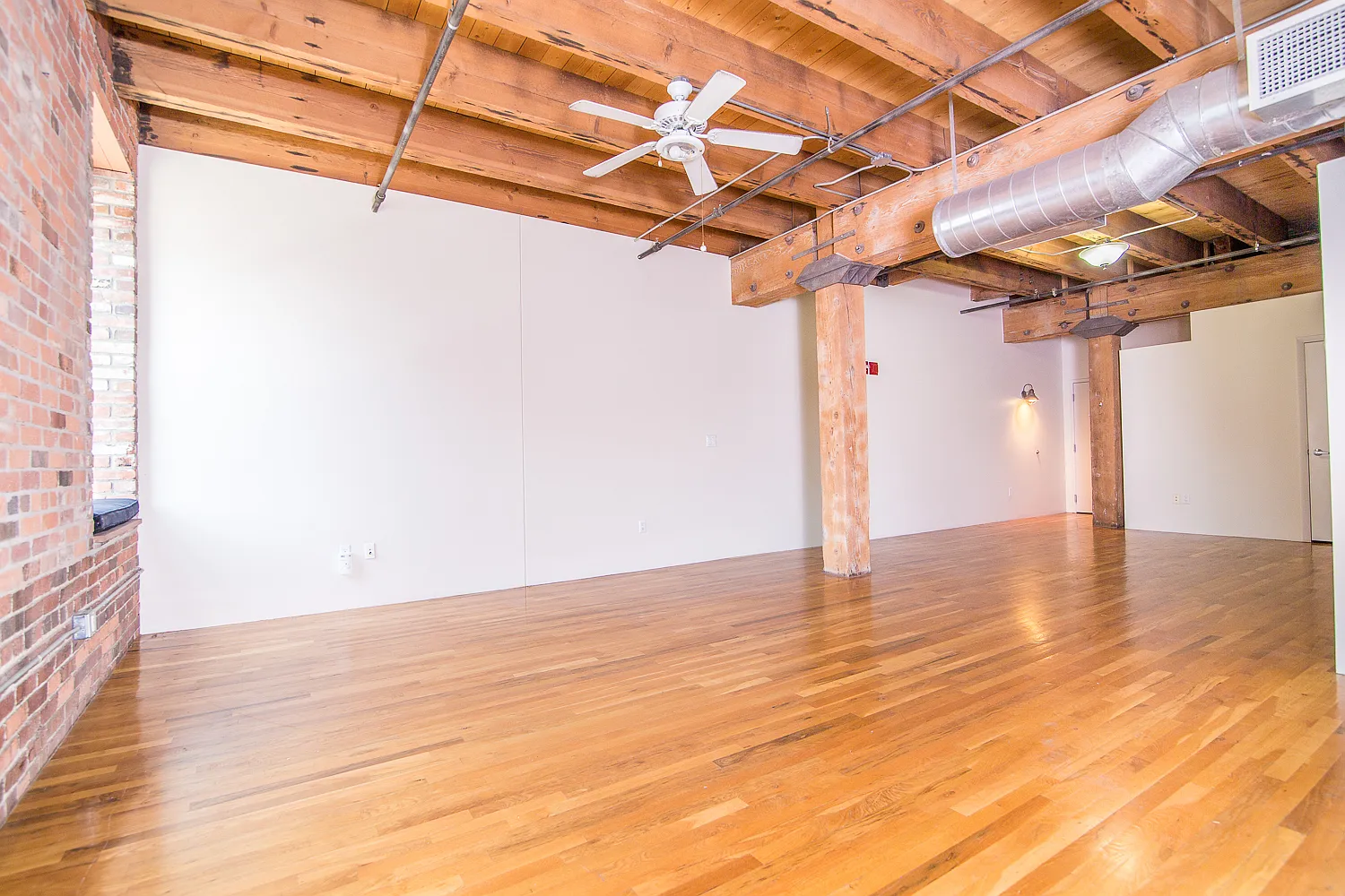 1 bed, 1077 sqft, $2,750 — Photo 4