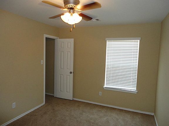 5th image of 9710 Wakefield Village Dr