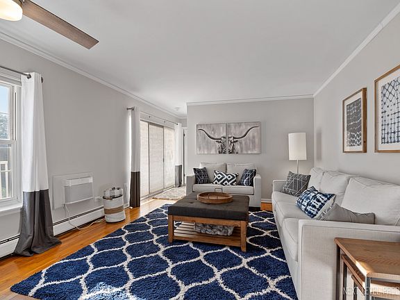 4th image of 90 S 6th Ave Unit 310