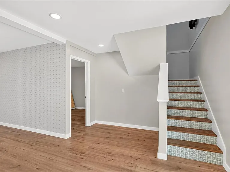 1099 Grove Ave — Photo 12