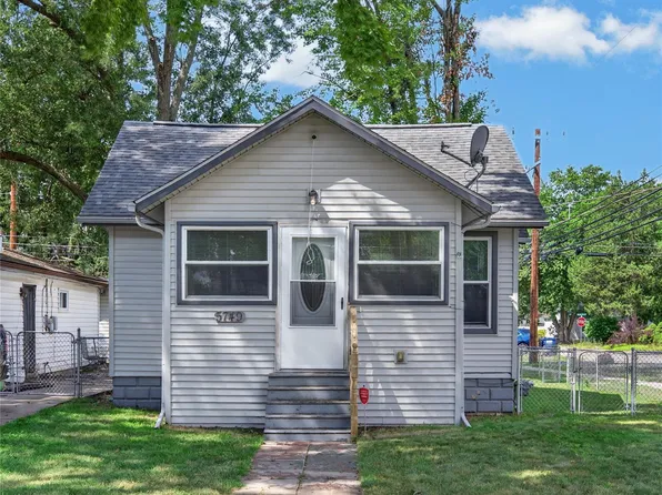 5749 Wilmer St, Westland, MI 48185