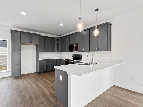 4th image of 9409 Vandervoort Ct