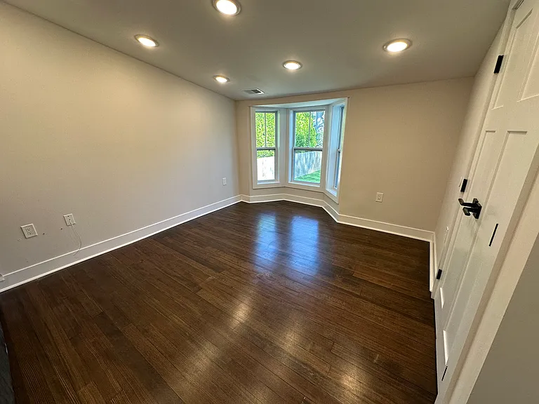 416 Ludlow Ave — Photo 23