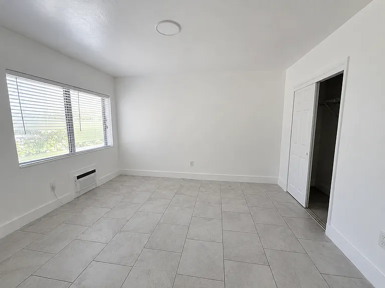 55 NW 56th St #6 — Photo 7