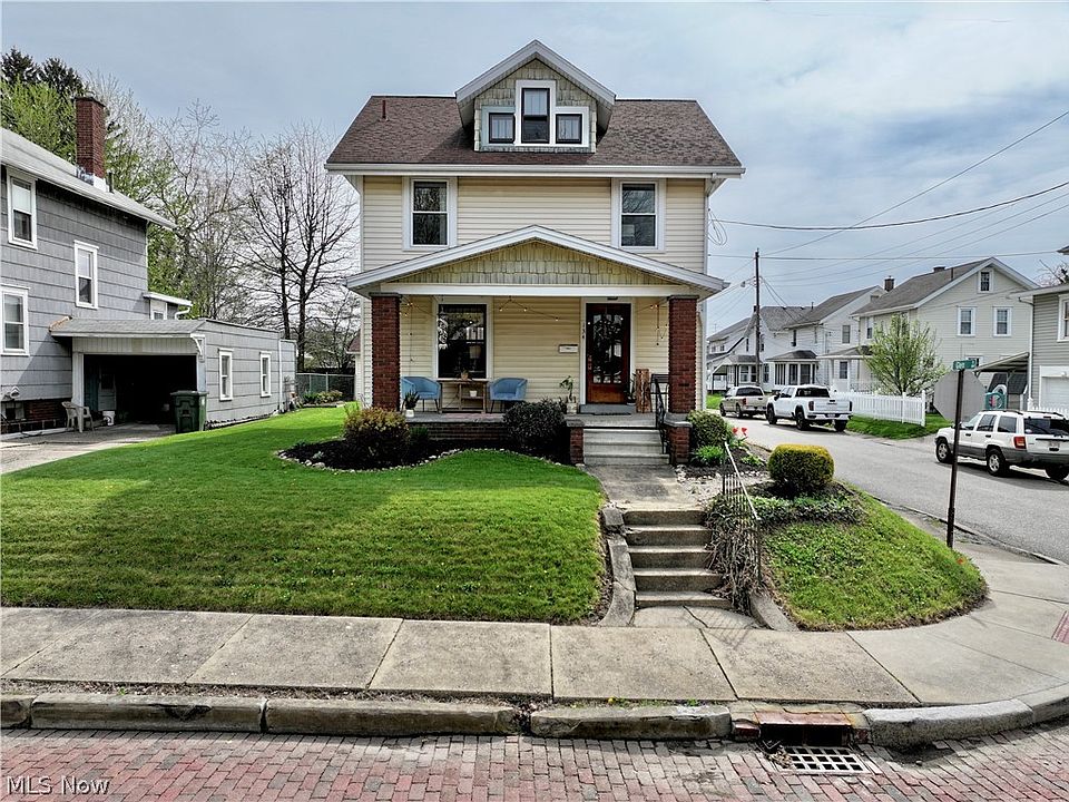 1st image of 134 Roslyn Ave NW