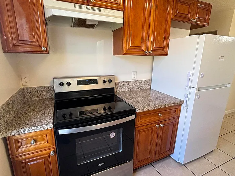 754 Sherman Ave #A — Photo 2