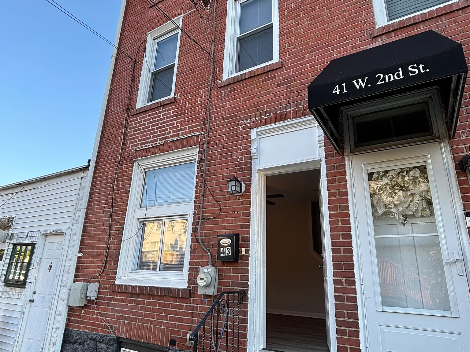 3 bed, 1596 sqft, $2,500 — Photo 2