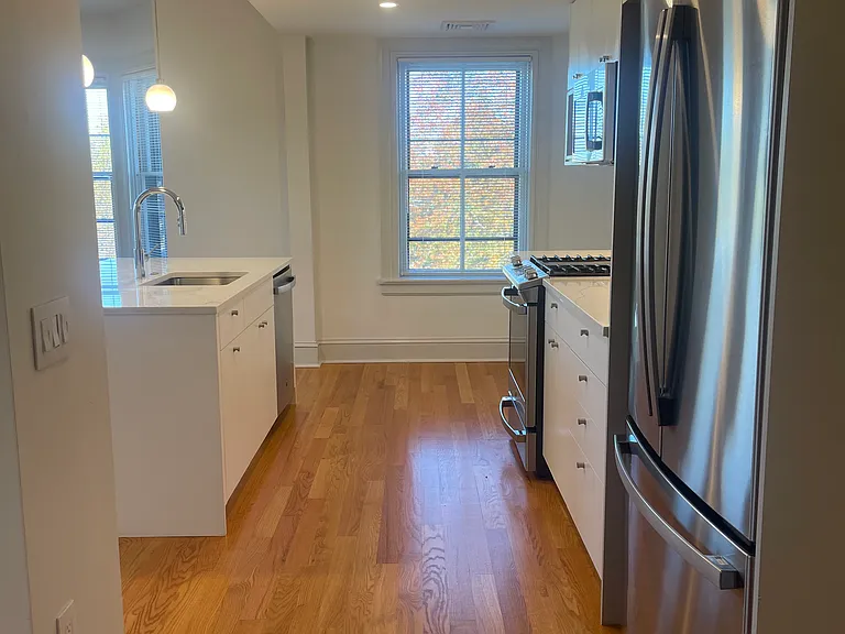 31 Parade St #402 — Photo 3