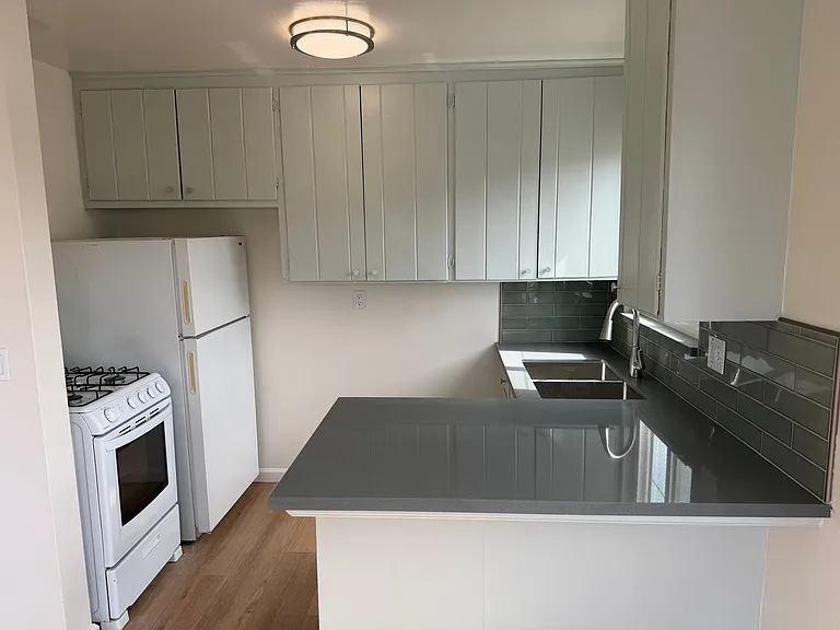 857 1/4 Missouri St — Photo 5