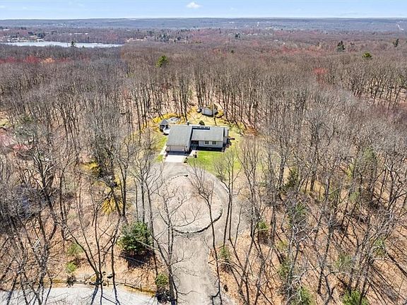 4th image of 278 Tower Hill Rd