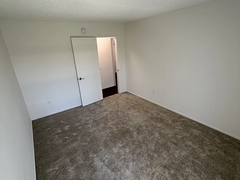 Concord Square Apartments — Photo 53