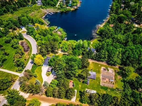 123 W Long Lake Dr, Harrison, MI 48625