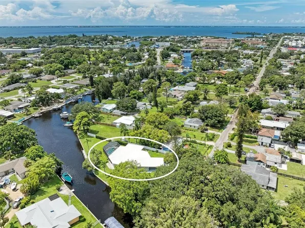 608 69th Ave W, Bradenton, FL 34207