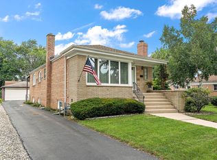 9020 S 49th Ave, Oak Lawn, IL 60453