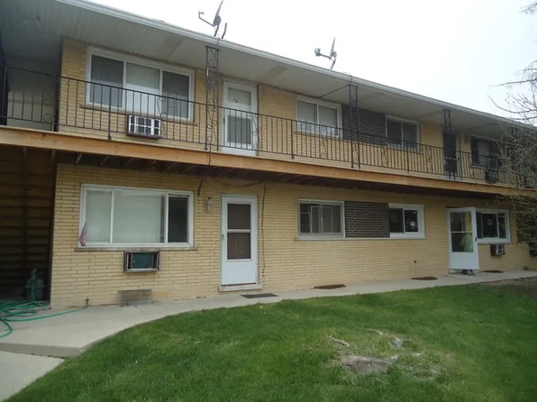 8640 S 82nd Ct APT 11, Hickory Hills, IL 60457