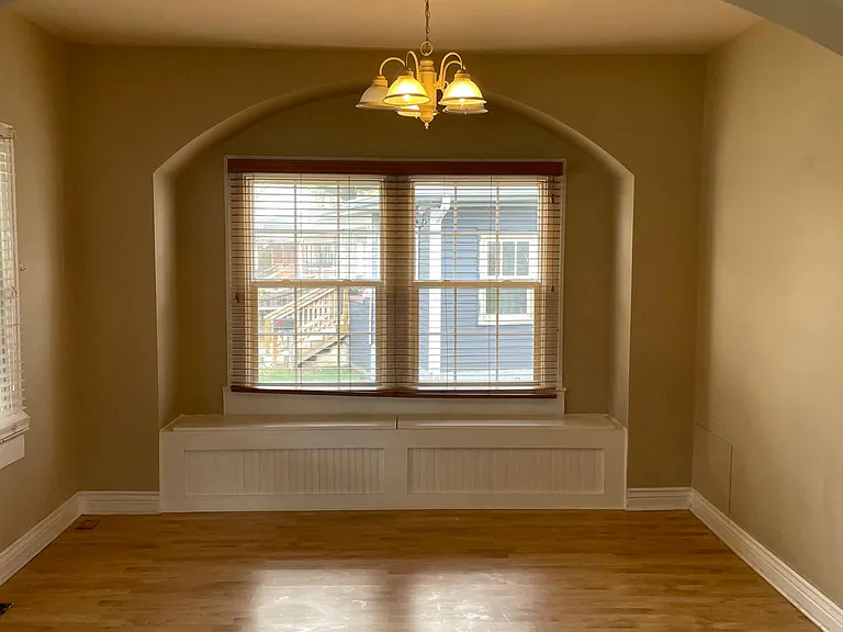 57 S Bolton Ave — Photo 4