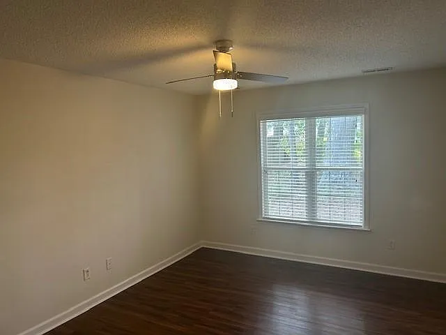 102 Gracie — Photo 10