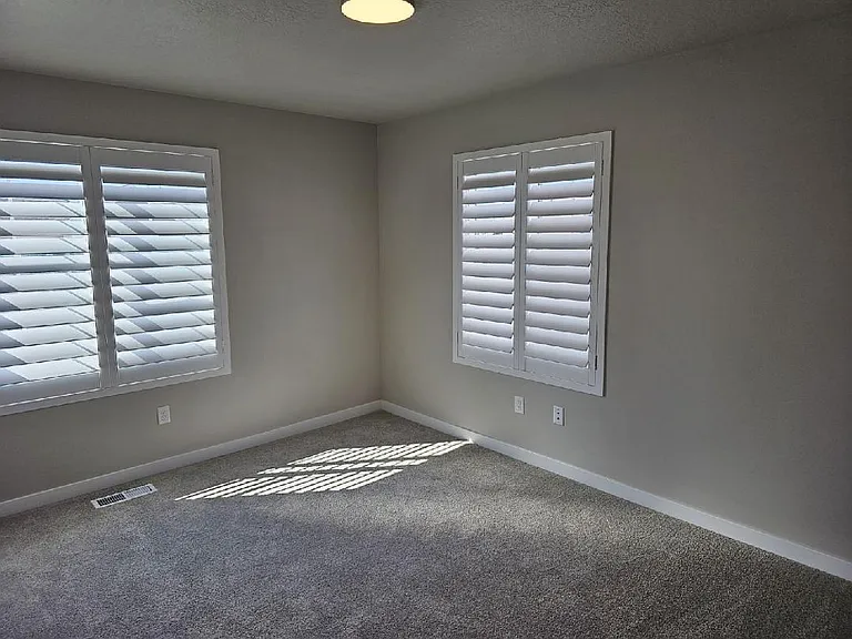 4962 W Evergreen Ln — Photo 11