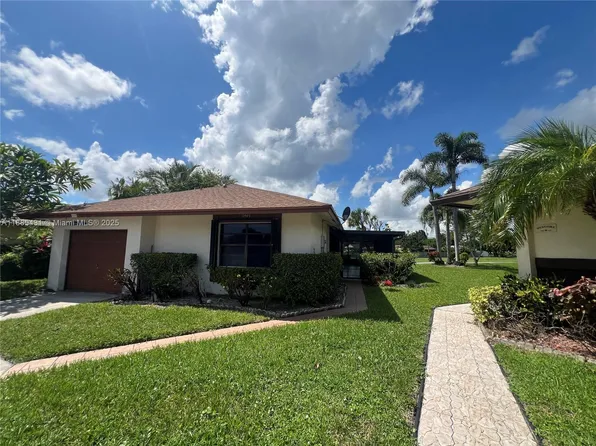 5445 Mendoza St, West Palm Beach, FL 33415