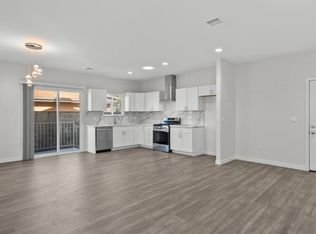 558 Palm Dr, Glendale, CA 91202