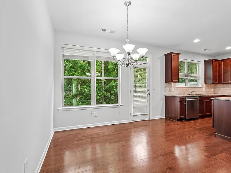 5860 Vinyard Ln — Photo 11
