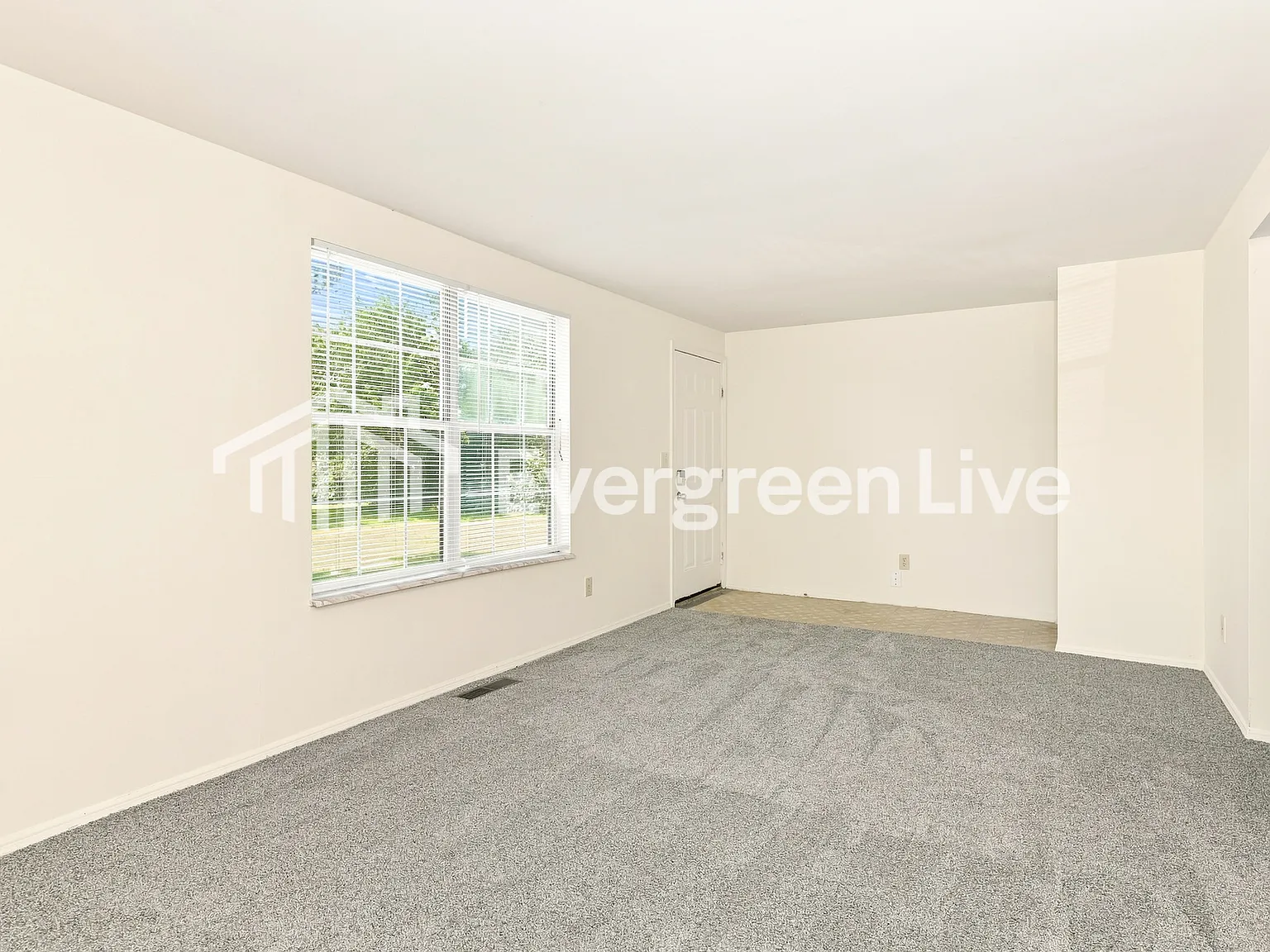 3 bed, 1.5 bath, 1555 sqft, $1,145 — Photo 4