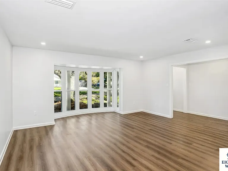 110 Florida Ave — Photo 4