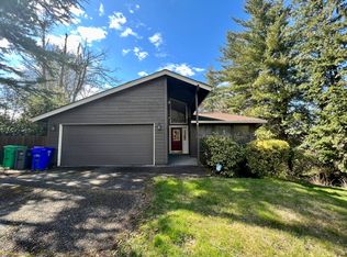 1061 SW Chastain Dr, Gresham, OR 97080
