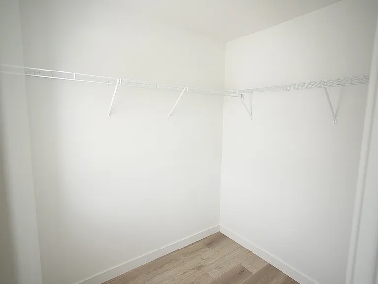 154 A Perth Ave #1 — Photo 9