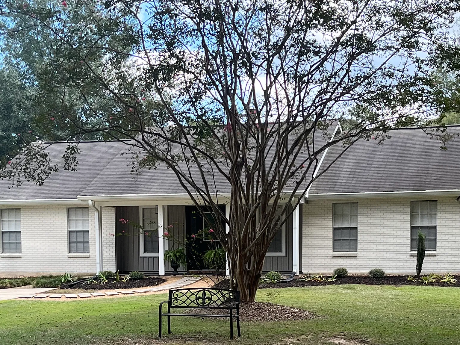 3 bed, 1620 sqft, $1,950 — Photo 1